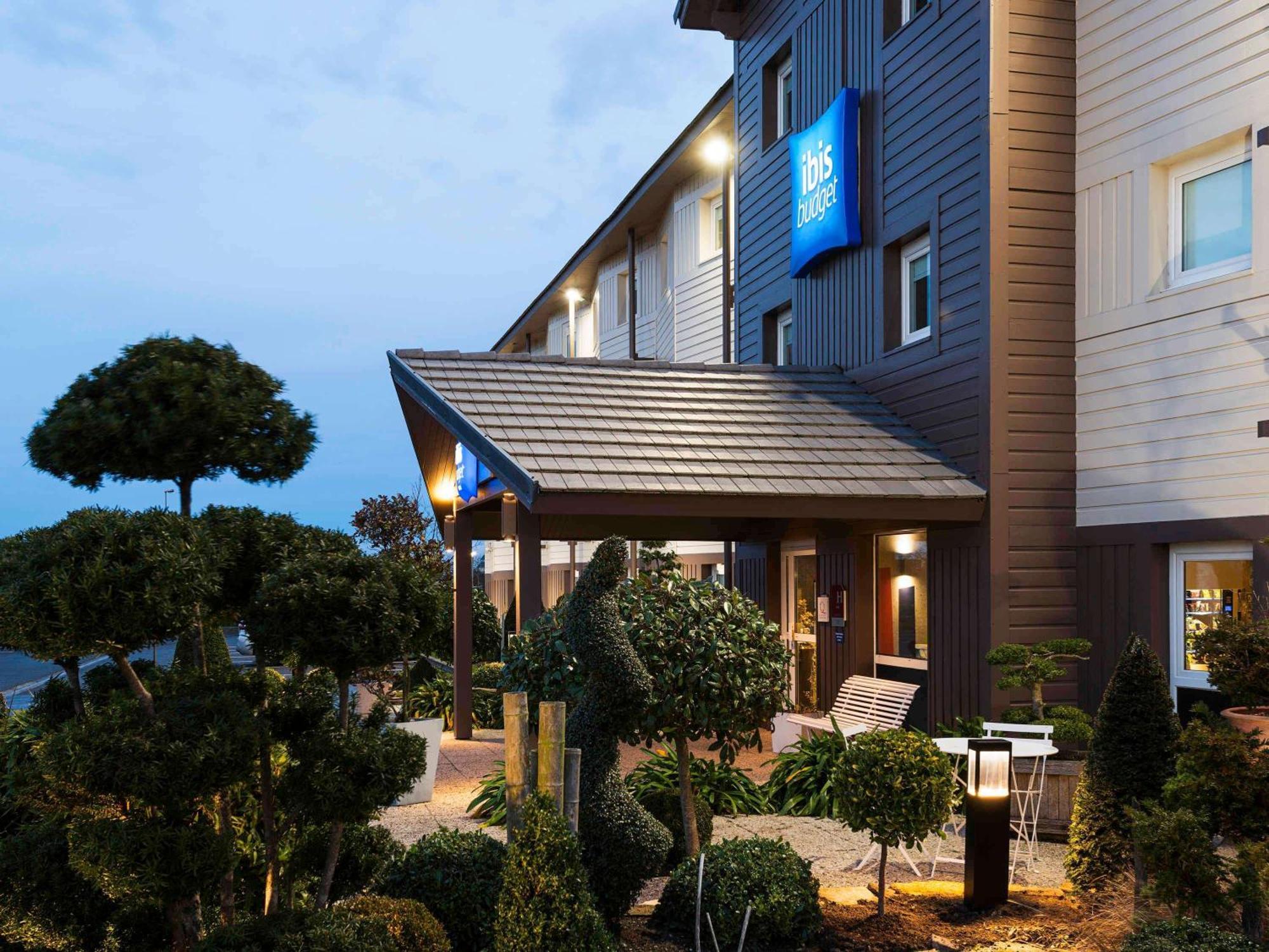 Ibis Budget Dives Sur Mer Hotel