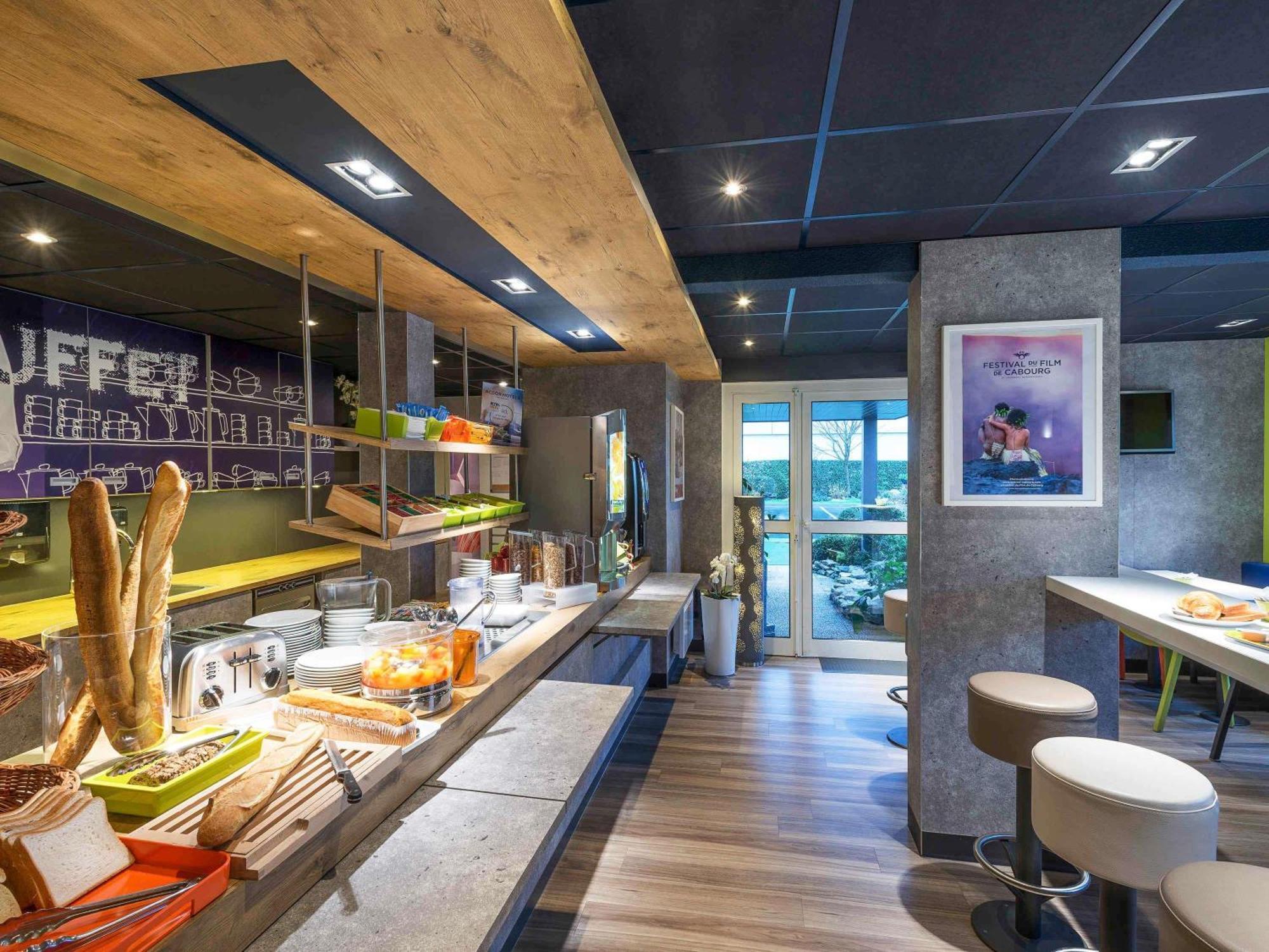 Ibis Budget Dives Sur Mer 2*